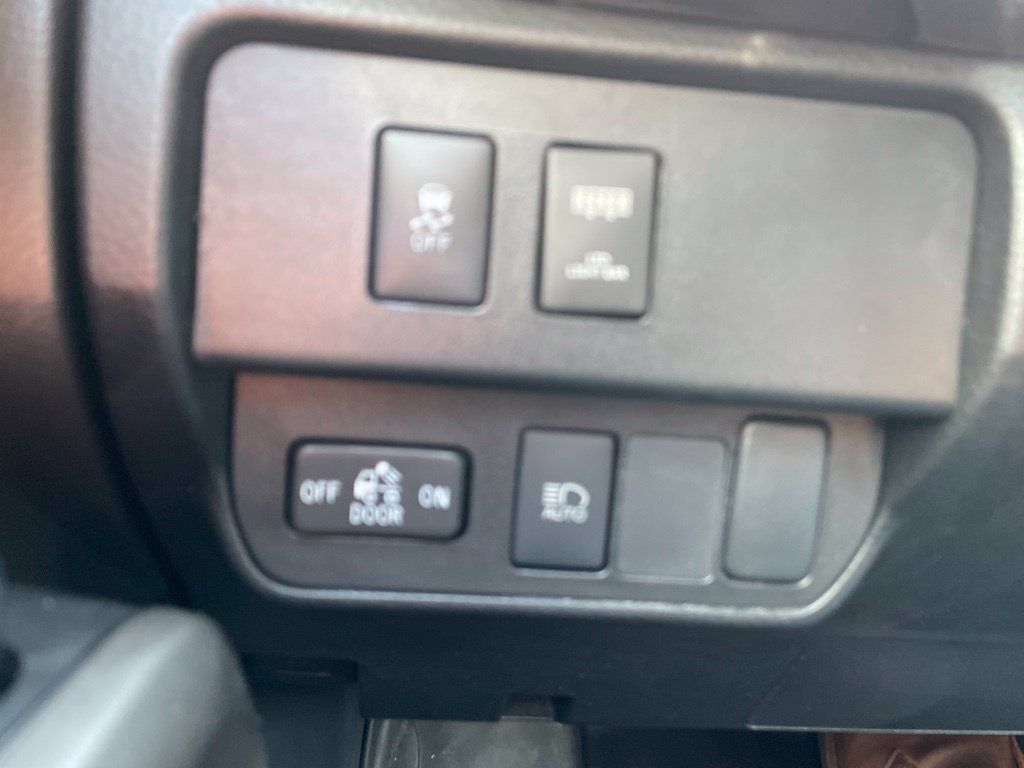 Used 2023 Toyota Tacoma SR5 AWD/4WD image 11
