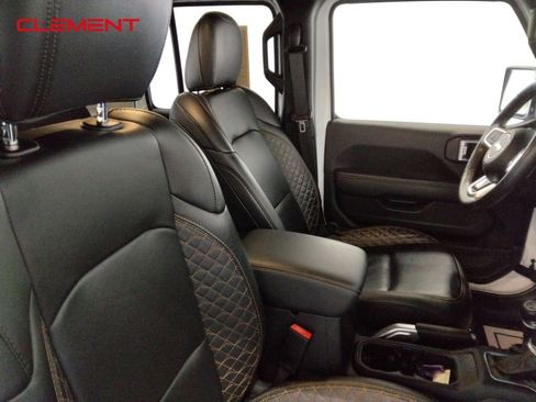 Used 2022 Jeep Wrangler Unlimited Sahara image 41