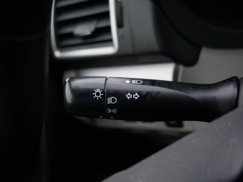 Used 2018 Subaru Forester 2.5i Premium w/ All-Weather Package image 33