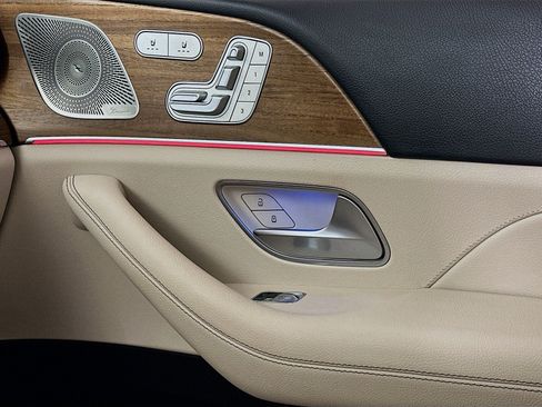 Used 2025 Mercedes-Benz GLE 350 4MATIC w/ AMG Line Exterior image 17