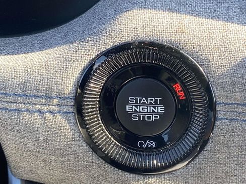 Used 2024 Jeep Compass Latitude image 22