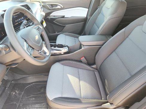 New 2026 Chevrolet Trax LT w/ Driver Confidence Package image 9