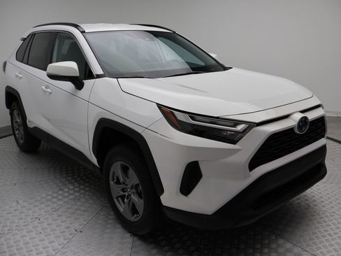 Used 2024 Toyota RAV4 LE image 6