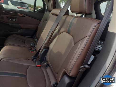 Used 2025 Honda Pilot Elite image 11