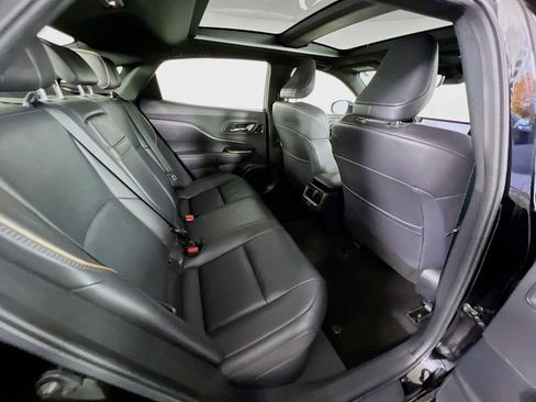 Used 2023 Toyota Crown Limited image 28