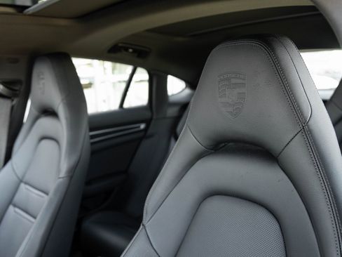 Used 2023 Porsche Panamera 4 Platinum Edition image 23