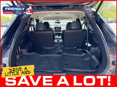 Used 2024 Mitsubishi Outlander SE FWD image 19
