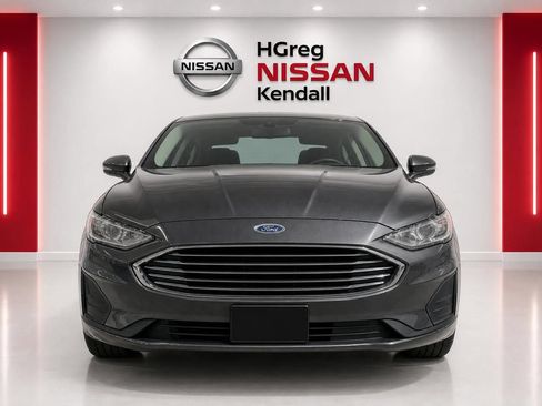 Used 2019 Ford Fusion SE FWD image 4