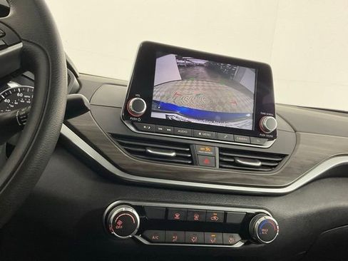 Used 2025 Nissan Altima 2.5 SV FWD image 22