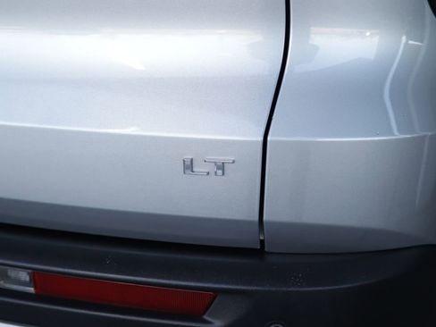 Used 2024 Chevrolet Traverse LT image 37