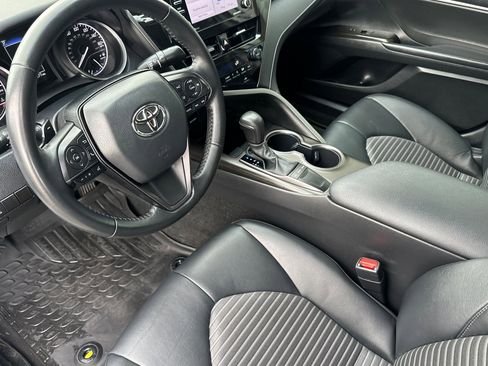 Used 2023 Toyota Camry SE image 10