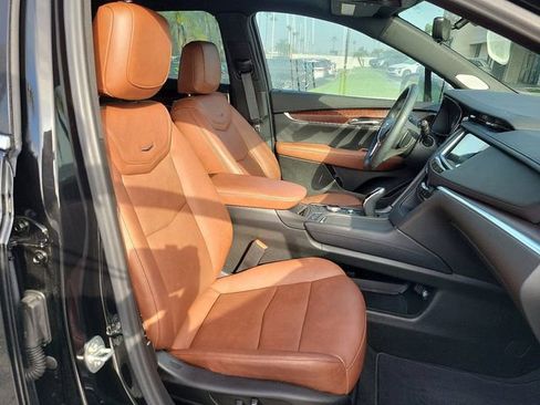 Used 2025 Cadillac XT5 Premium Luxury w/ Technology Package image 19