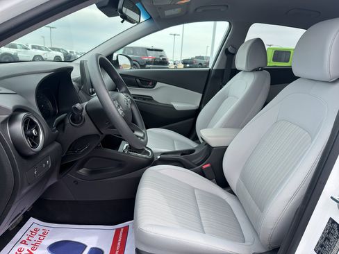 Used 2023 Hyundai Kona SEL AWD/4WD image 9