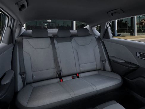 New 2025 Kia K4 LXS image 16