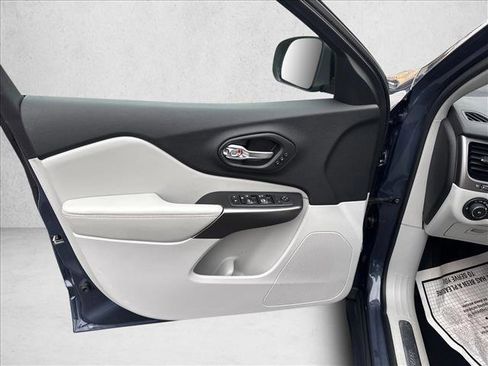 Used 2020 Jeep Cherokee Limited w/ Technology Group image 14