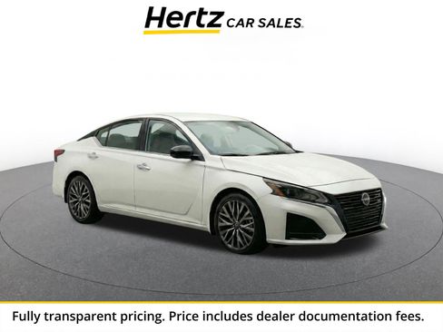 Used 2025 Nissan Altima 2.5 SV FWD image 1