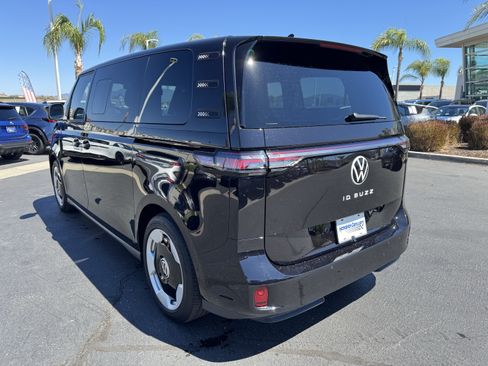 Certified 2025 Volkswagen ID. Buzz Pro S RWD image 7