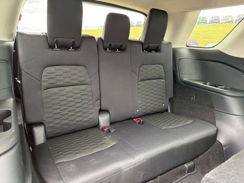 Used 2024 Nissan Pathfinder SV AWD/4WD image 35