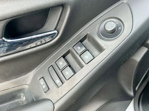 Used 2017 Chevrolet Trax LT w/ LT Convenience Package image 18