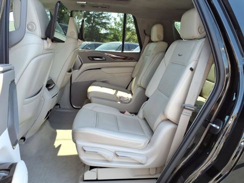 Used 2021 Cadillac Escalade Premium Luxury Platinum RWD image 25