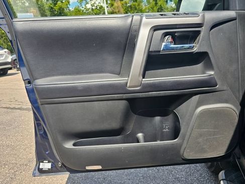 Used 2019 Toyota 4Runner SR5 AWD/4WD image 7