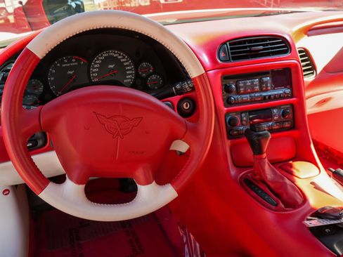 Used 2003 Chevrolet Corvette Convertible w/ Preferred Equipment Group1 image 27