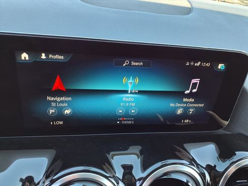 Used 2022 Mercedes-Benz GLA 250 4MATIC image 4