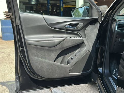 Used 2022 Chevrolet Equinox Premier image 11