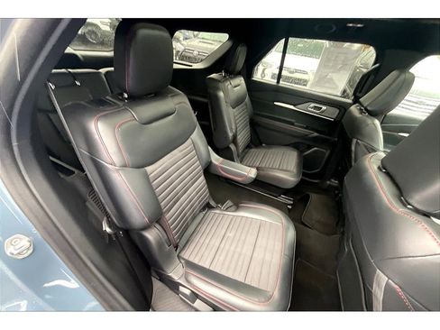 Used 2025 Ford Explorer ST-Line image 27