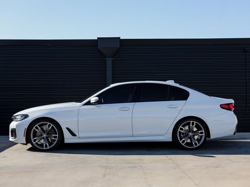 Used 2021 BMW 540i w/ M Sport Package image 2