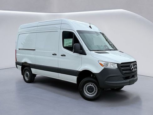 New 2025 Mercedes-Benz Sprinter 2500 image 2