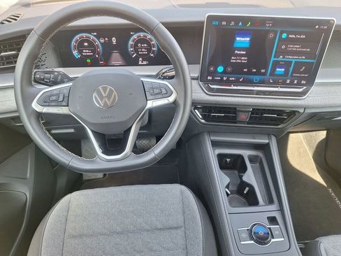 Used 2025 Volkswagen Tiguan S image 20