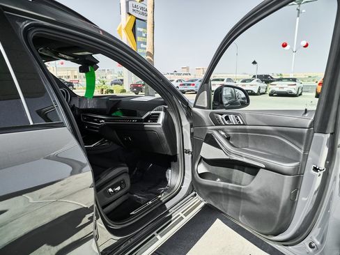 Used 2025 BMW X7 xDrive40i w/ M Sport Package AWD/4WD image 11