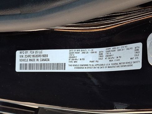 Used 2025 Chrysler Pacifica Select FWD image 28