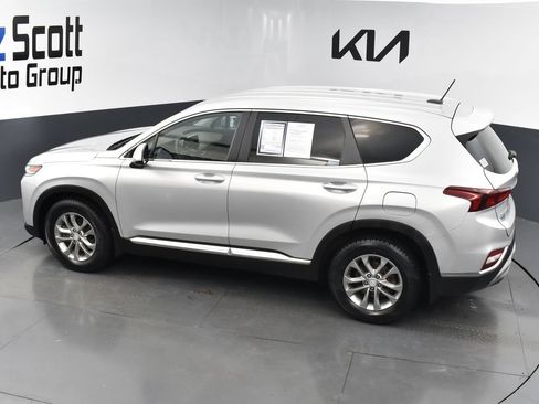 Used 2019 Hyundai Santa Fe SE FWD image 11