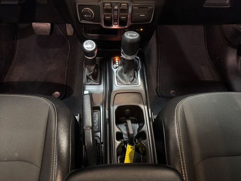 Used 2021 Jeep Wrangler Unlimited Sport AWD/4WD image 22