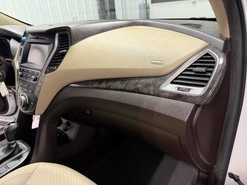 Used 2017 Hyundai Santa Fe Sport image 17