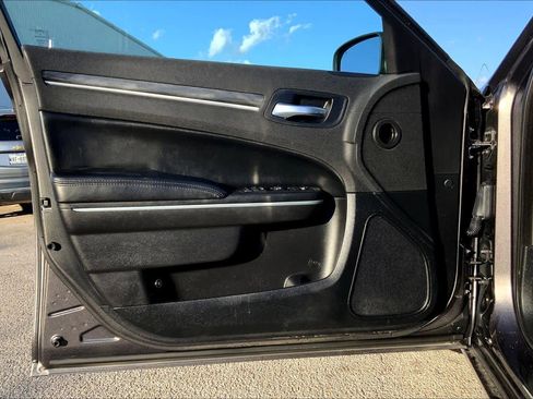 Used 2021 Chrysler 300 Touring image 21