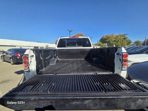 Used 2014 Nissan Titan SV w/ SV Value Truck Package image 18