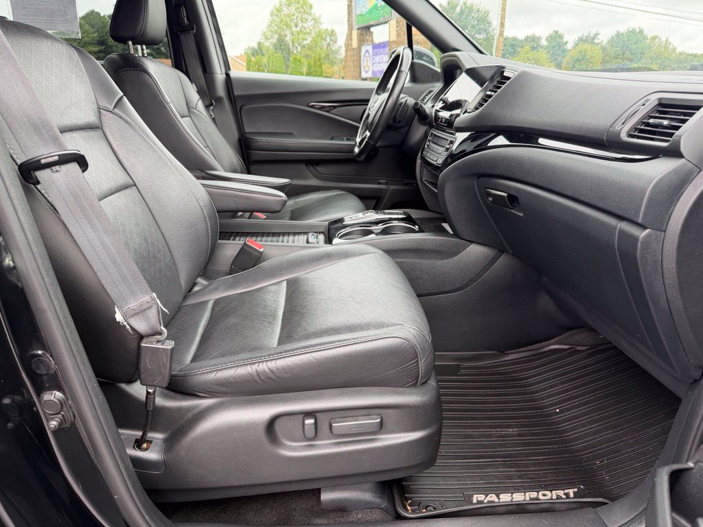 Used 2023 Honda Passport Elite image 16