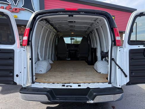 Used 2020 Chevrolet Express 2500 w/ Driver Convenience Package RWD image 18