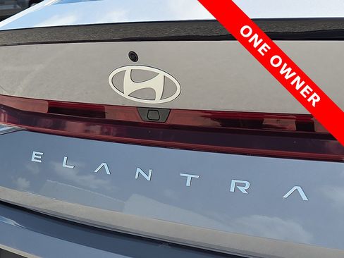 Used 2025 Hyundai Elantra Sport FWD image 8