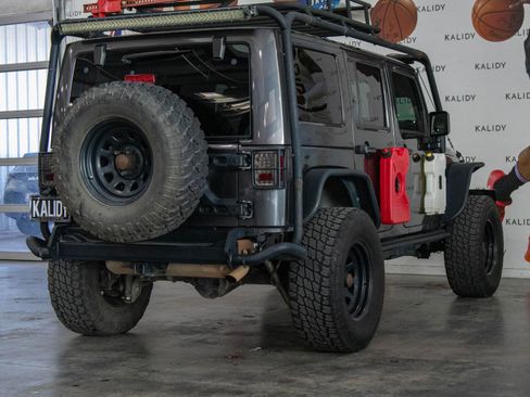 Used 2017 Jeep Wrangler Unlimited Sahara image 22