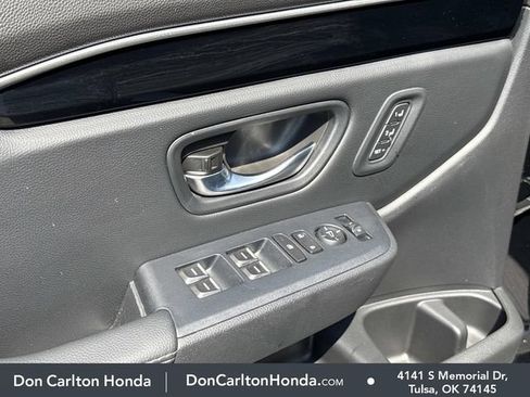 Used 2025 Honda Pilot Touring image 12