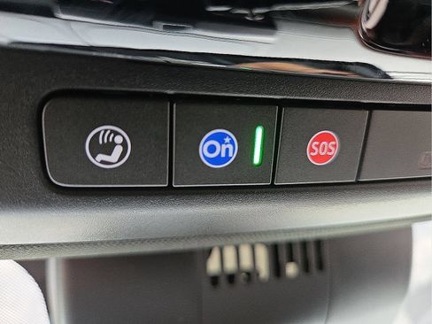 Used 2026 GMC Yukon Denali w/ Sun & Power Step Package AWD/4WD image 22