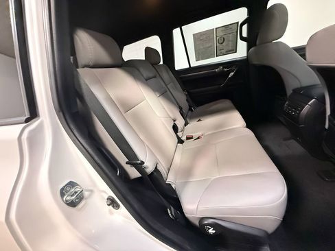 Used 2023 Lexus GX 460 image 14