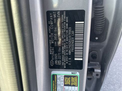 Used 2025 Hyundai Elantra Limited image 24