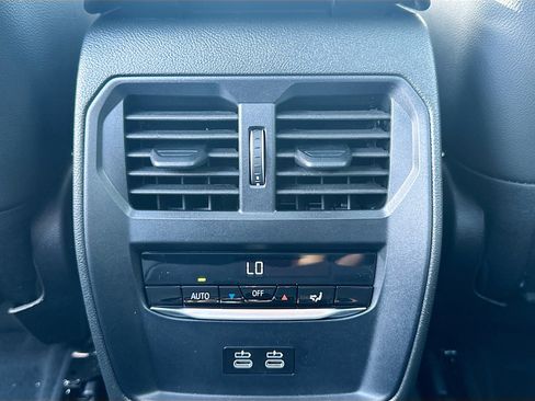 New 2025 BMW 330i Sedan w/ Premium Package image 25