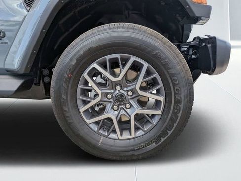 New 2026 Jeep Wrangler Unlimited Sahara AWD/4WD image 10