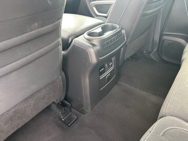 Used 2018 Nissan Titan SV w/ SV Convenience Package RWD image 17